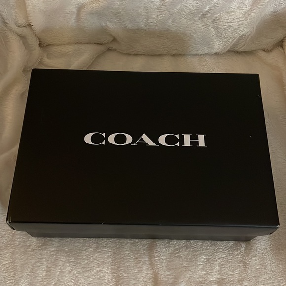 COACH Sloane Patent Leather Pump Chalk 9 B (M) - Picture 12 of 15